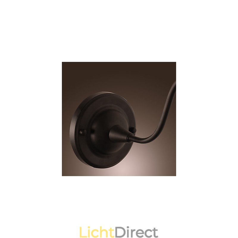 Artistieke wandlamp met retro metalen kap en beugel