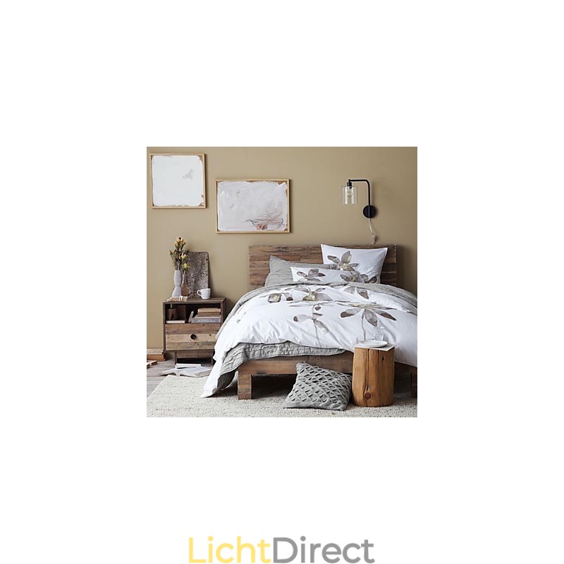 Moderne wandlamp met glazen trommelkap