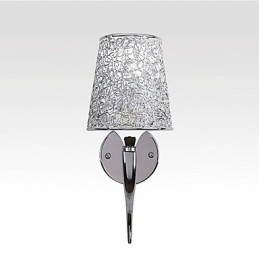 Zilveren bedlamp leeslamp wandlampen loodgieterswerk val achtergrond spiegellicht