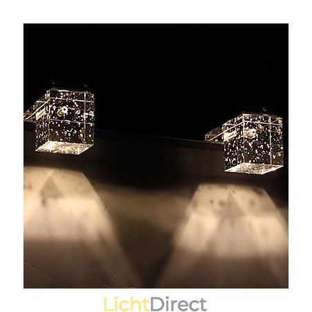 Moderne wandlamp met glazen bubbel kubusvormige kap spiegelfront stijl