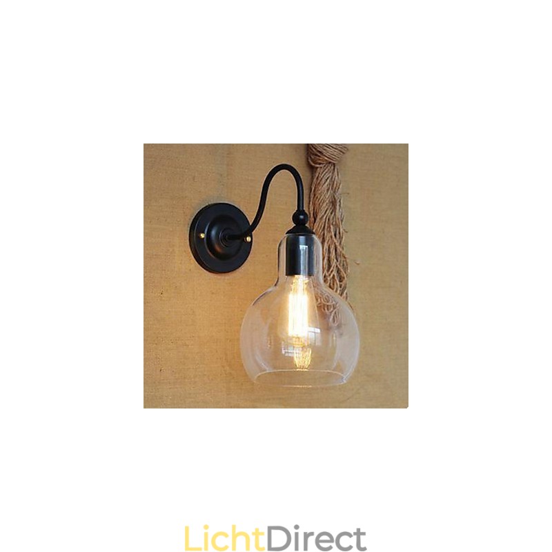 Moderne restaurantversiering wandlamp van smeedijzer en glas