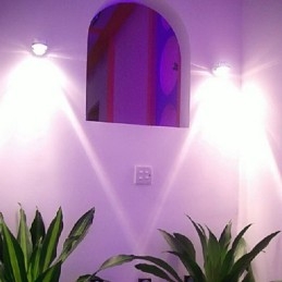 Moderne wandlamp met strooilicht Sci-fi-ontwerp