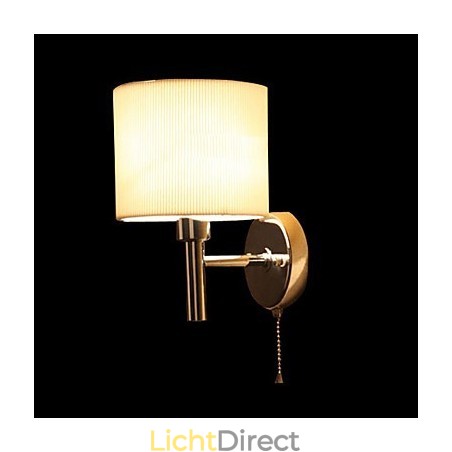 Stijlvolle wandlamp van metaal en stof met 1 lamp in witte cilinder Stijlvolle wandlamp van metaal en stof met 1 lamp in witte cilinder