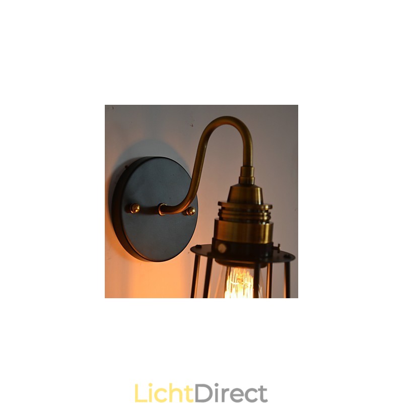 Minimalistische artistieke wandlamp met zwarte metalen skeletkap