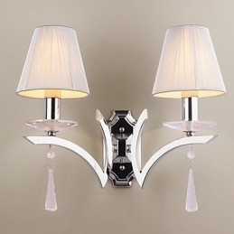 Elegante wandlamp met 2 lampen, versierd met kristallen druppels