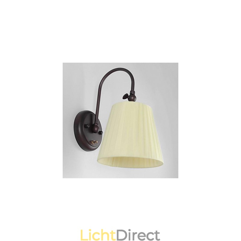 Wandlamp van ijzer met stoffen kap in 1 lamp