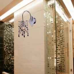 Wandlamp met elegante kristallen druppel