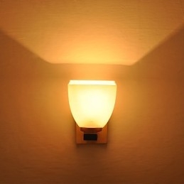Eenvoudige wandlamp, nachtkastje, bureaulamp met glazen kap en massief hout voor slaapkamer, ladekast, woonkamer, babykamer, studentenkamer, salontafel, boekenkast