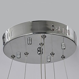 Traditionele klassieke kroonluchter van chroommetaal