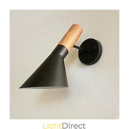 Moderne eenvoudige woonkamer bed smeedijzer imitatie hout wandlamp Moderne eenvoudige woonkamer bed smeedijzer imitatie hout wandlamp
