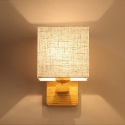 Minimalistische tafellamp van massief hout, nachtkastjelamp