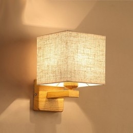 Minimalistische tafellamp van massief hout, nachtkastjelamp