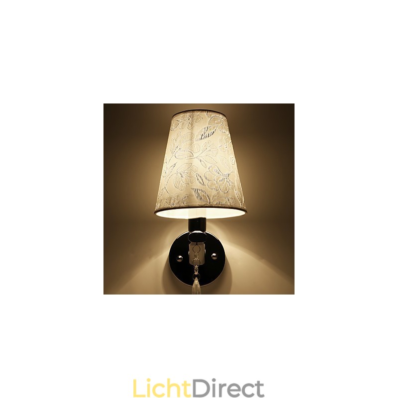 Moderne, eigentijdse, gegalvaniseerde landelijke wandlamp met sfeerverlichting
