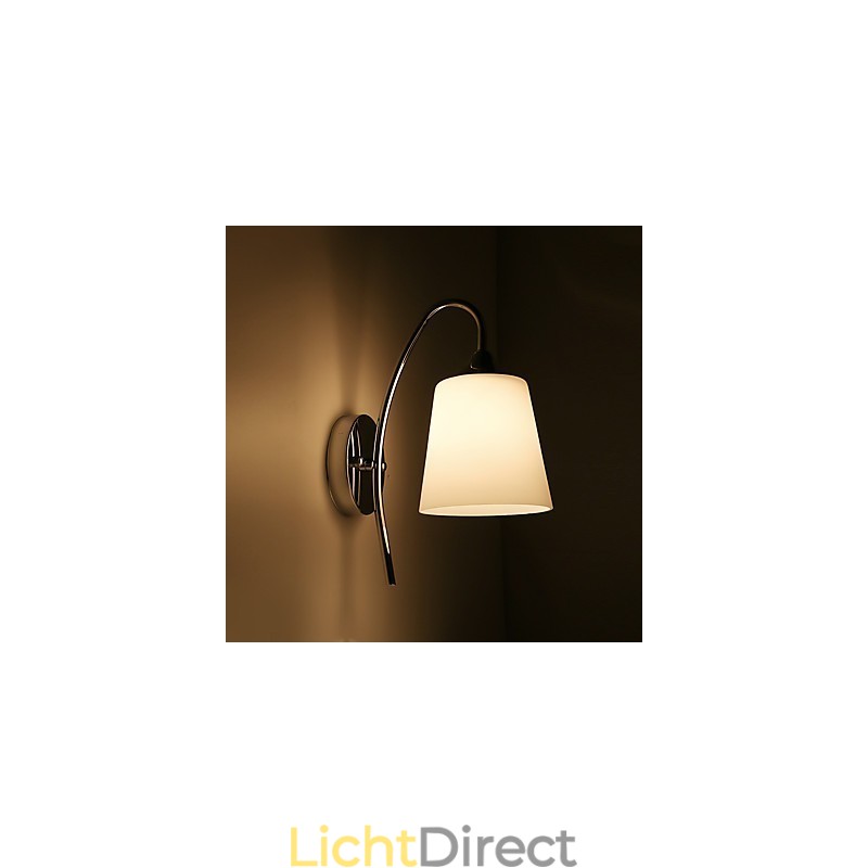 Moderne, eigentijdse, gegalvaniseerde landelijke wandlamp met sfeerverlichting