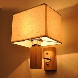 Eenvoudige wandlamp, nachtkastje, bureaulamp met stoffen kap en massief hout voor slaapkamer, ladekast, woonkamer, babykamer