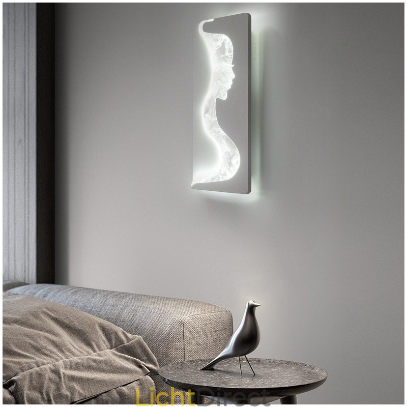 Binnen schattige meisjes kijkend naar links rechts wandlamp