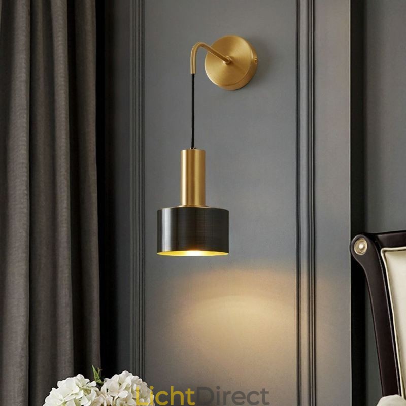 Moderne wandlamp zwart goud contrasterende kleur wandlamp