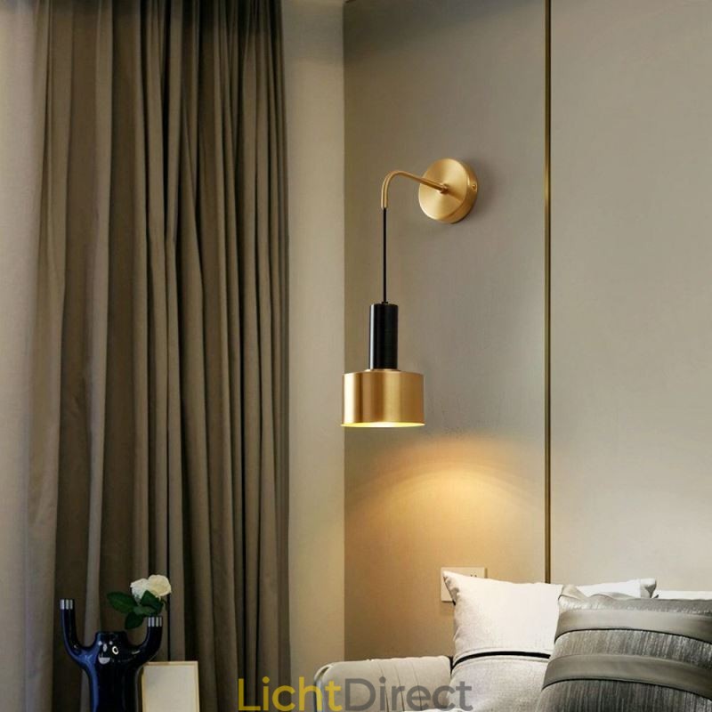 Moderne wandlamp zwart goud contrasterende kleur wandlamp