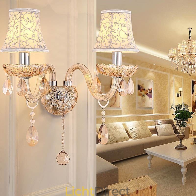 Elegante kristallen wandlamp in Europese stijl, gangpad