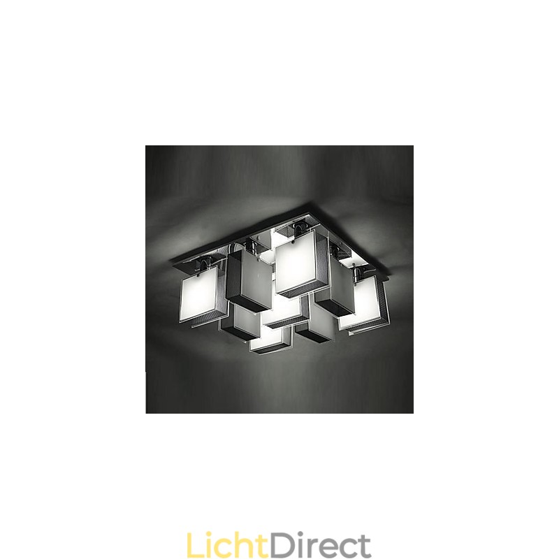 Moderne, eigentijdse, verchroomde metalen inbouwkast