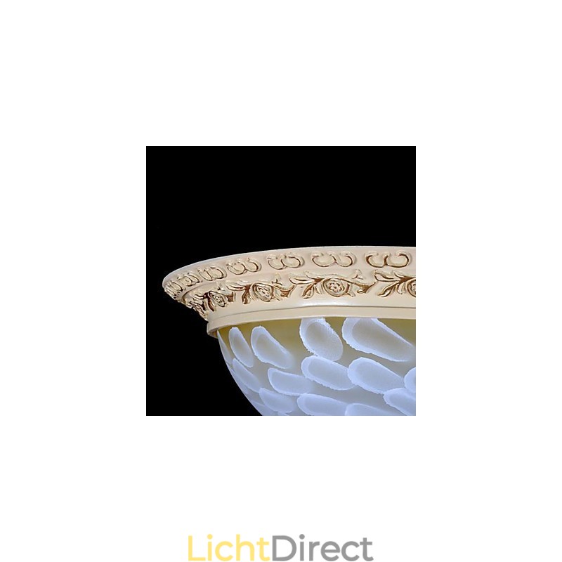 Witte plafondlamp met patroon van glashars en goudkleurig snijwerk in Europese stijl