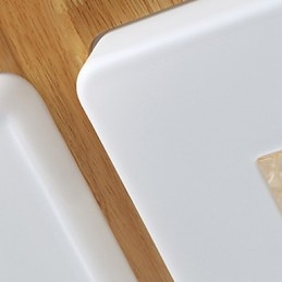 Inbouw mini-stijl moderne eigentijdse hout