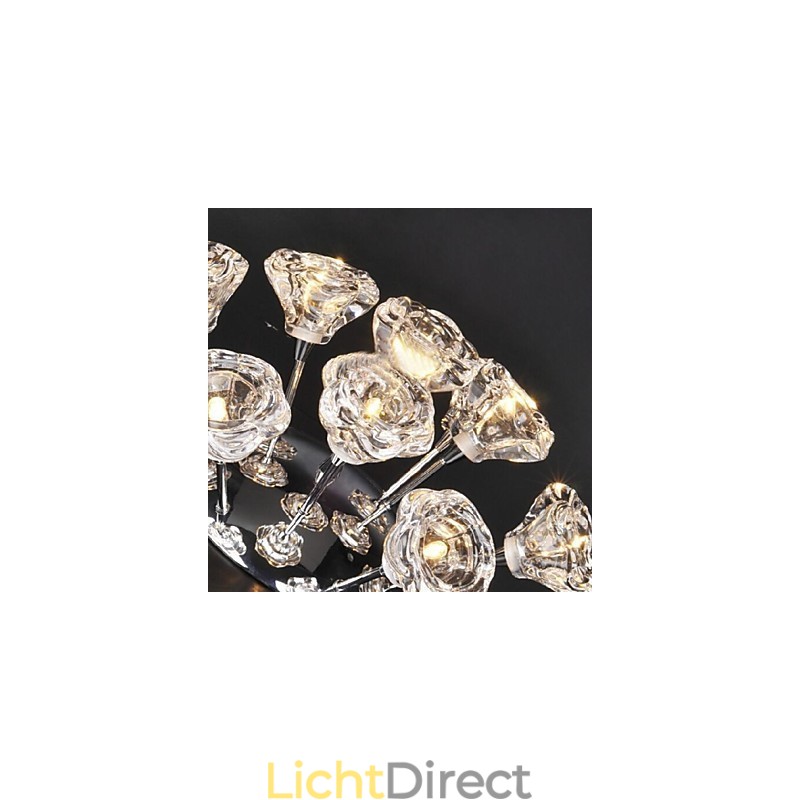 Moderne, eigentijdse, rustieke lodge, chroom metalen inbouwkast