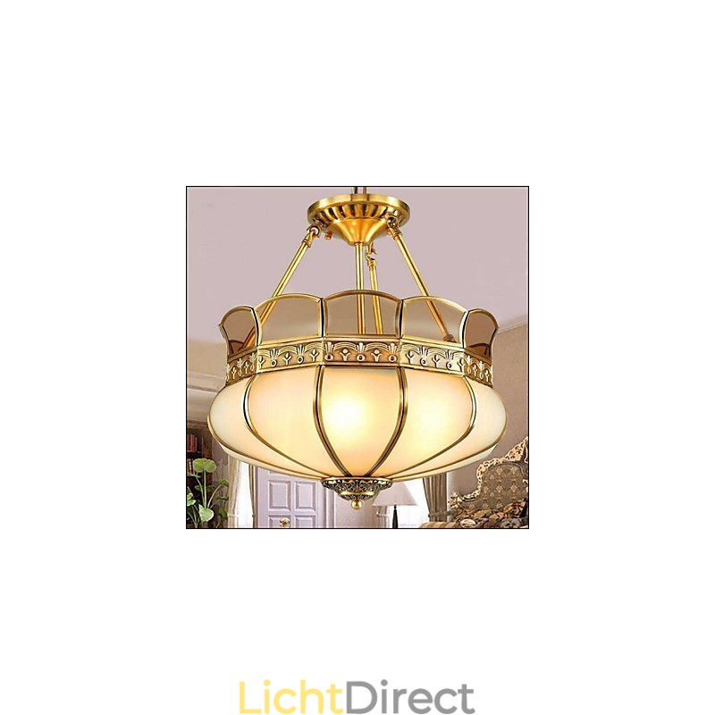 De klassieke koperen semi-plafondlamp Koperen veranda